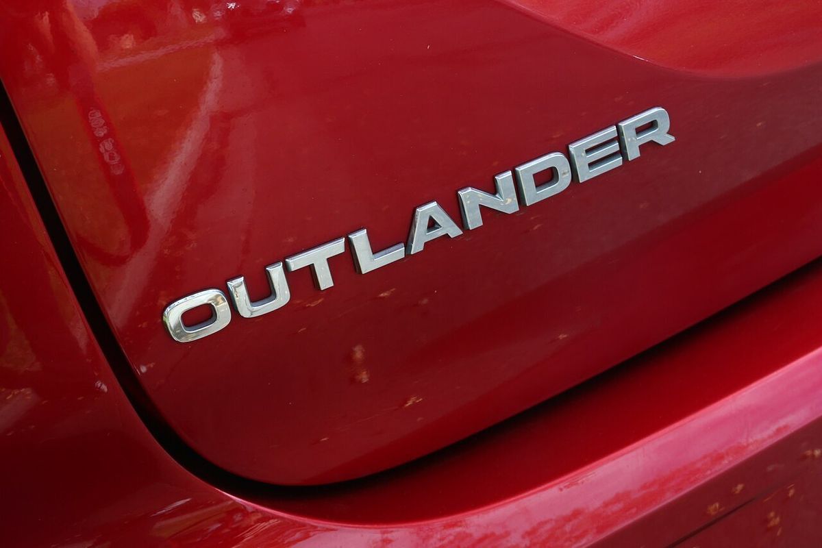 2022 Mitsubishi Outlander ES ZM