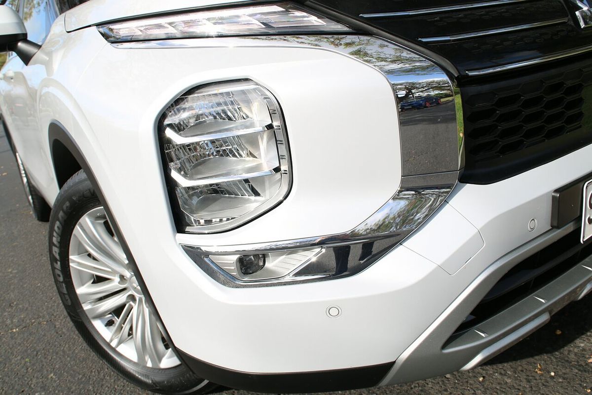 2022 Mitsubishi Outlander LS ZM