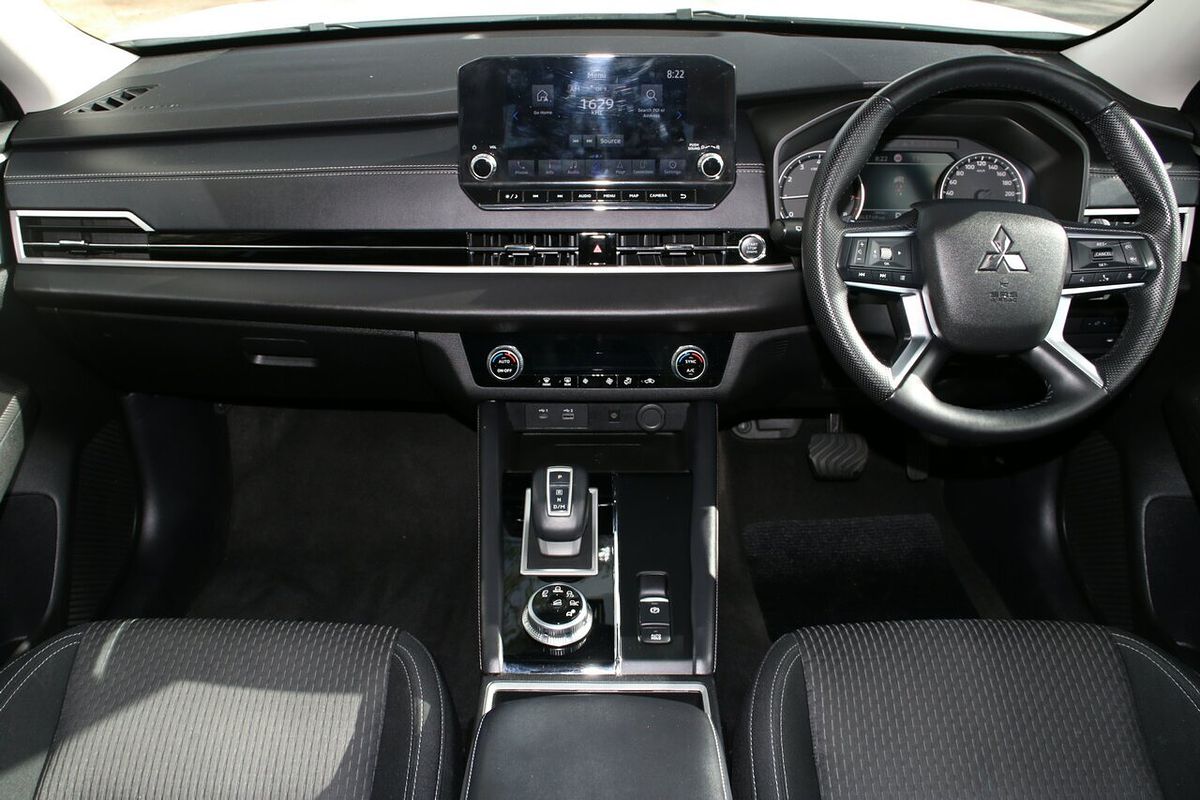 2022 Mitsubishi Outlander LS ZM