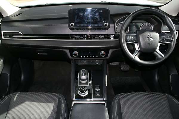 2022 Mitsubishi Outlander LS ZM