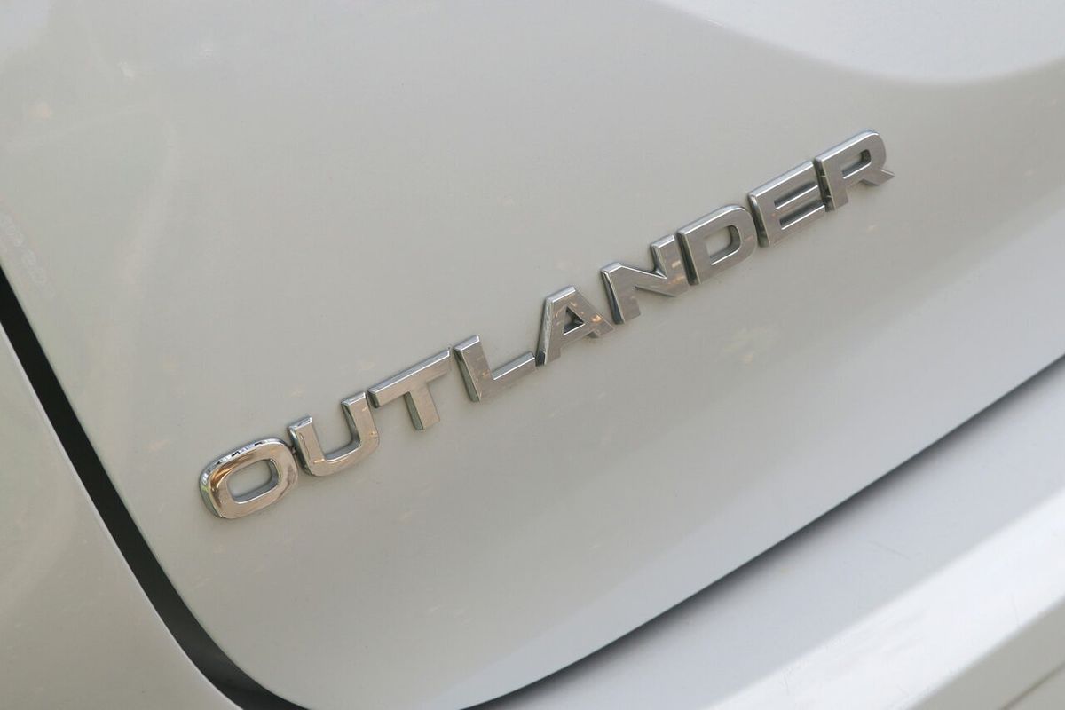 2022 Mitsubishi Outlander LS ZM
