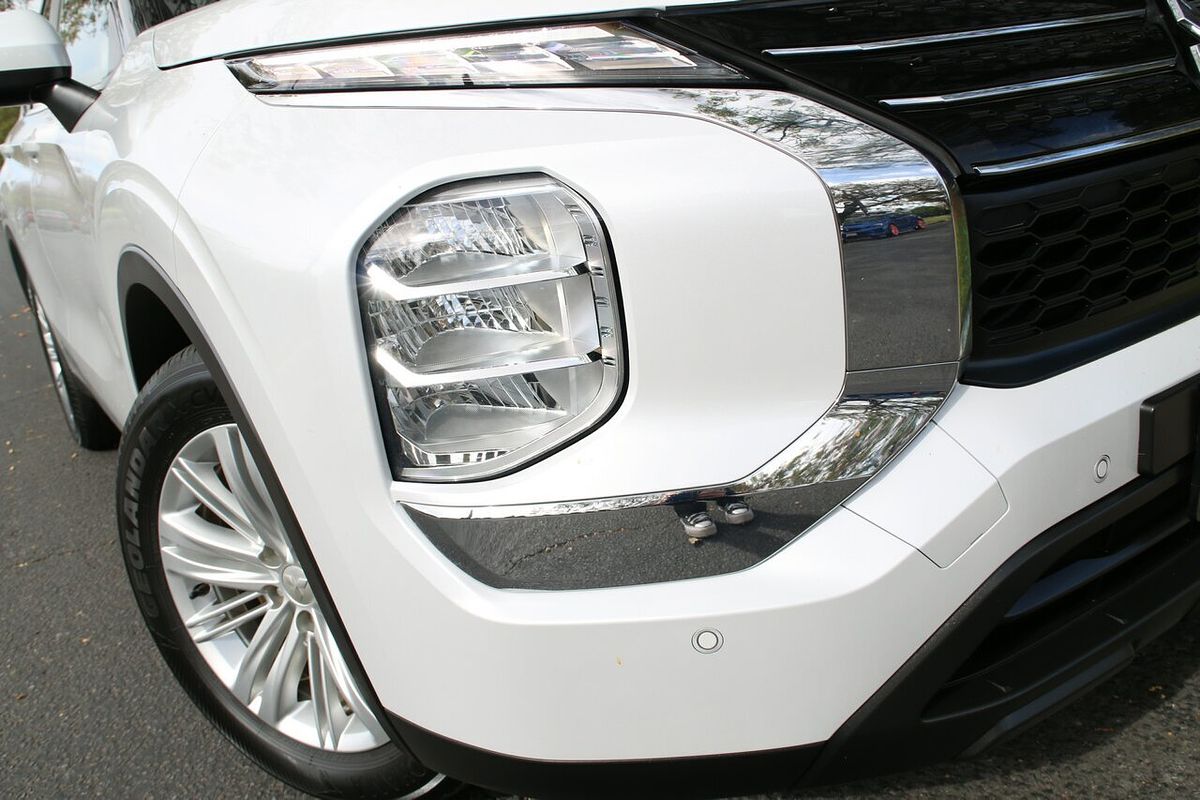 2022 Mitsubishi Outlander LS ZM