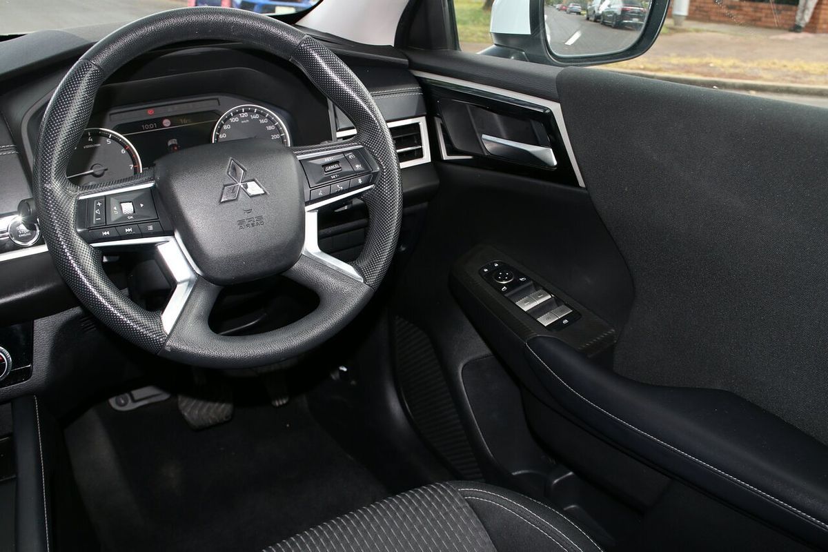 2022 Mitsubishi Outlander LS ZM