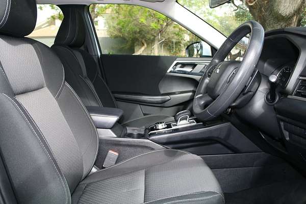 2022 Mitsubishi Outlander LS ZM