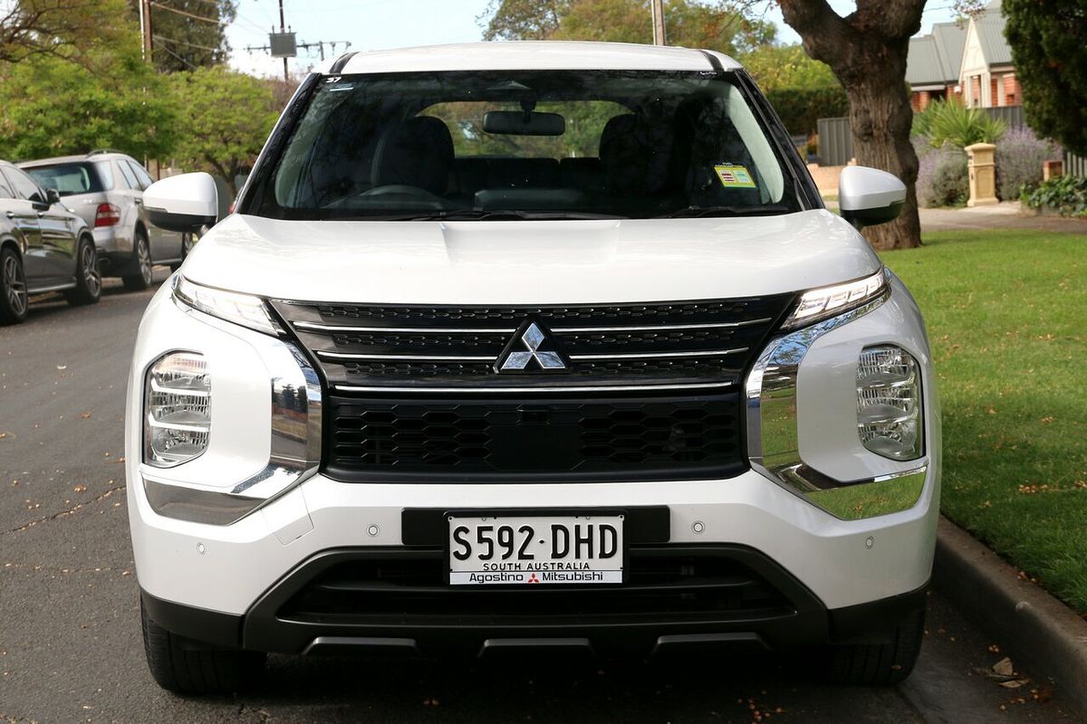 2022 Mitsubishi Outlander LS ZM