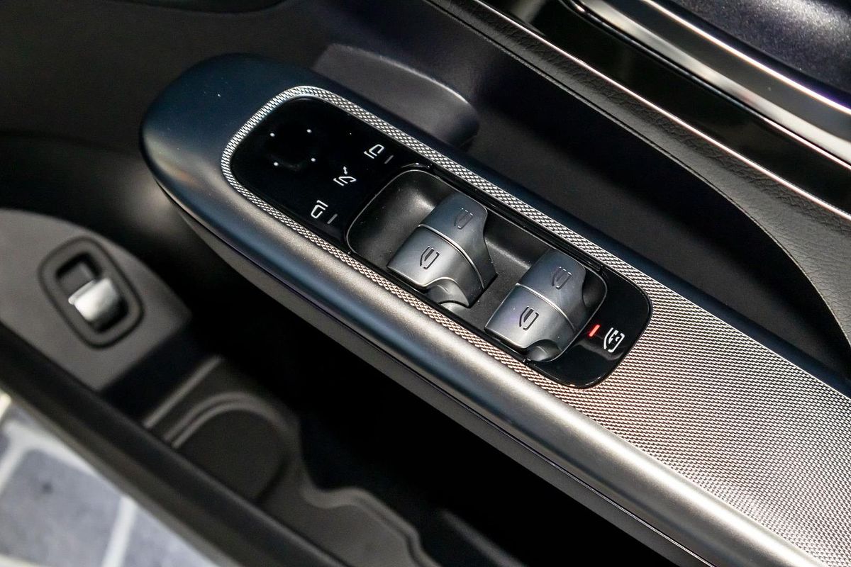 2025 Mercedes-Benz GLC-Class GLC200 X254