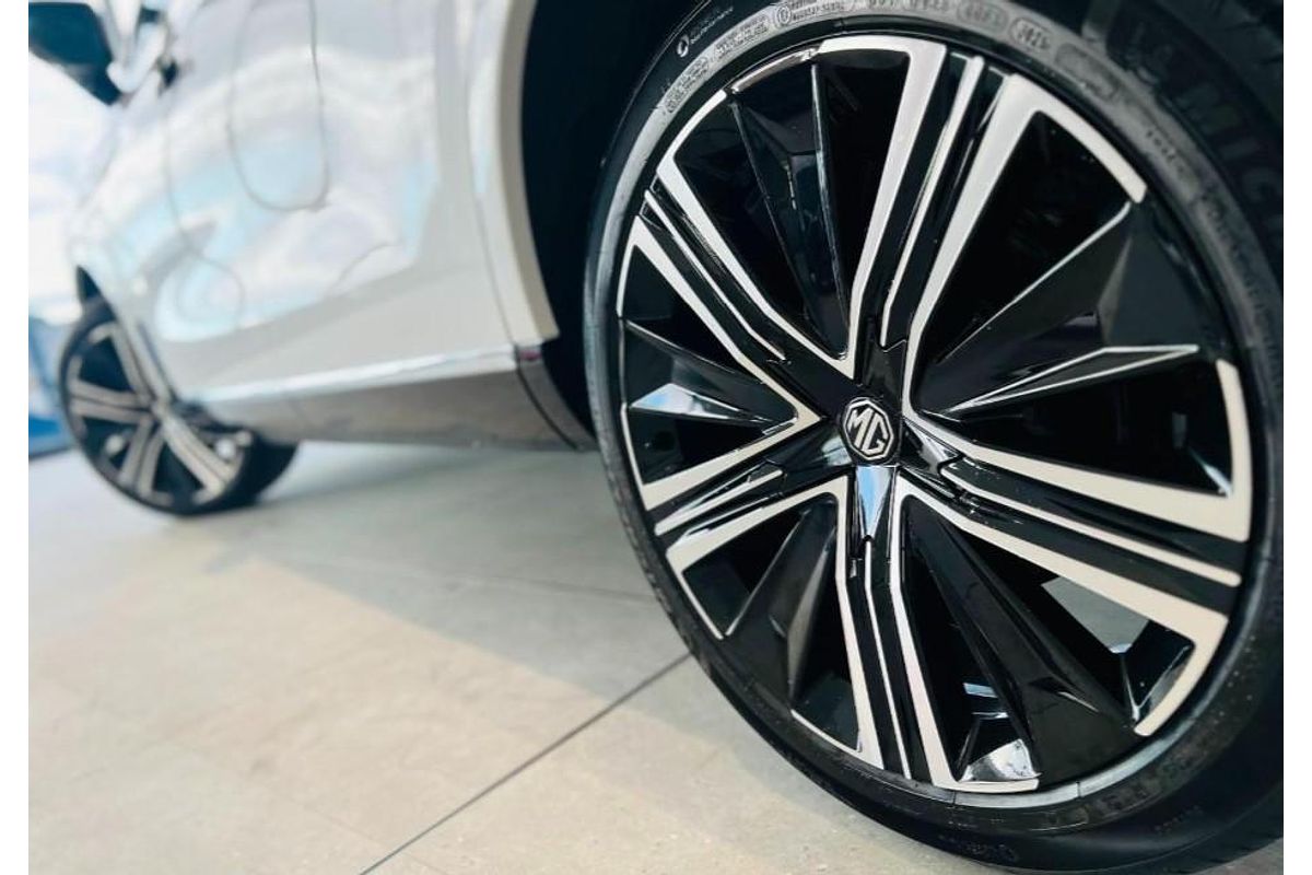 2025 MG QS Essence IS31