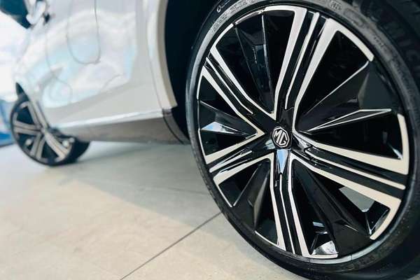 2025 MG QS Essence IS31