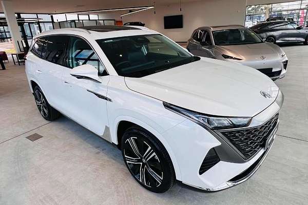 2025 MG QS Essence IS31