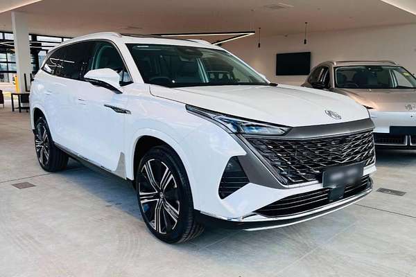 2025 MG QS Essence IS31