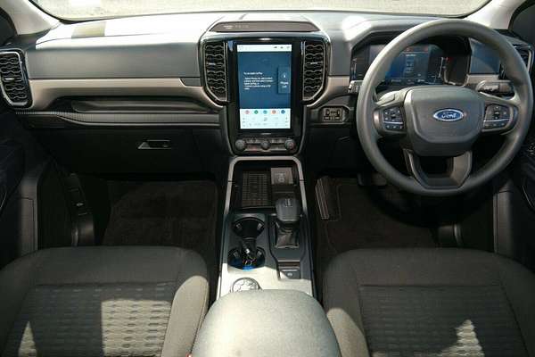 2024 Ford Everest Ambiente 2.0L