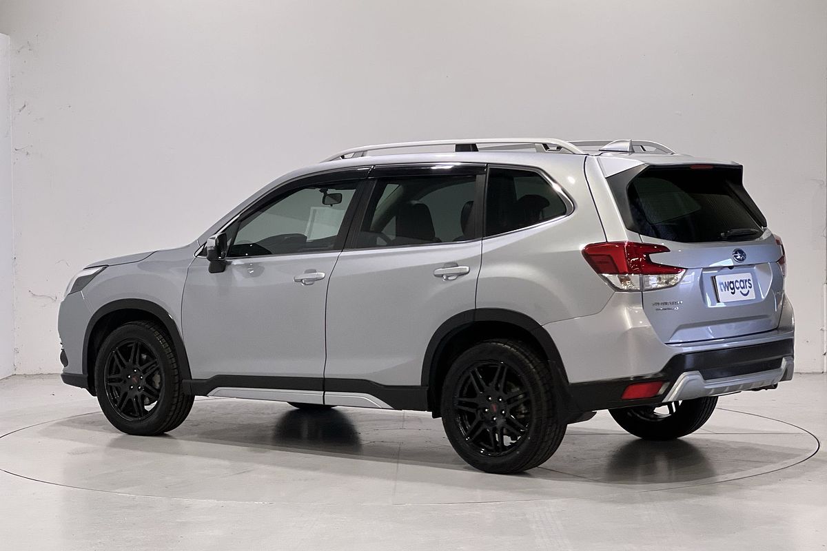 2022 Subaru Forester 2.5i-S S5