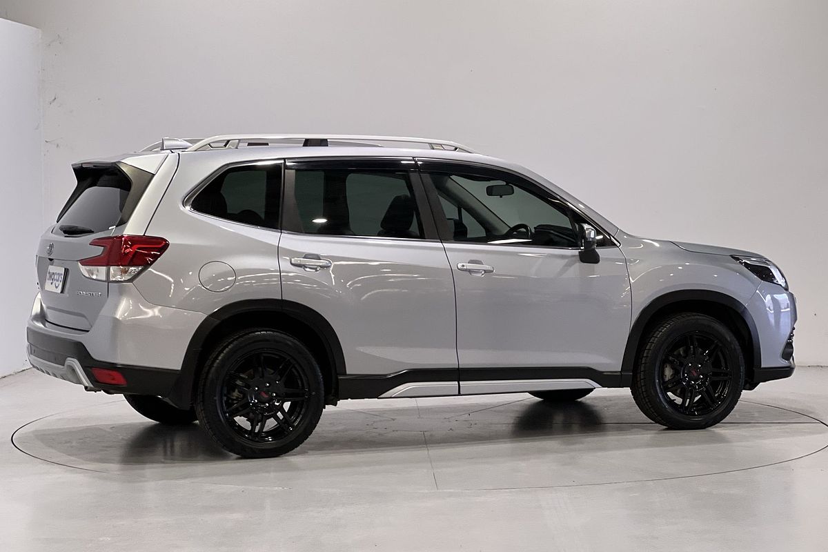 2022 Subaru Forester 2.5i-S S5