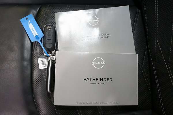 2023 Nissan Pathfinder Ti-L R53