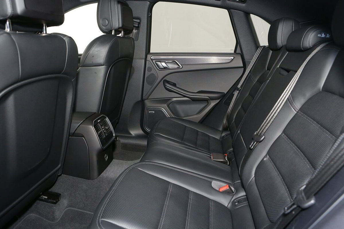 2024 Porsche Macan GTS 95B