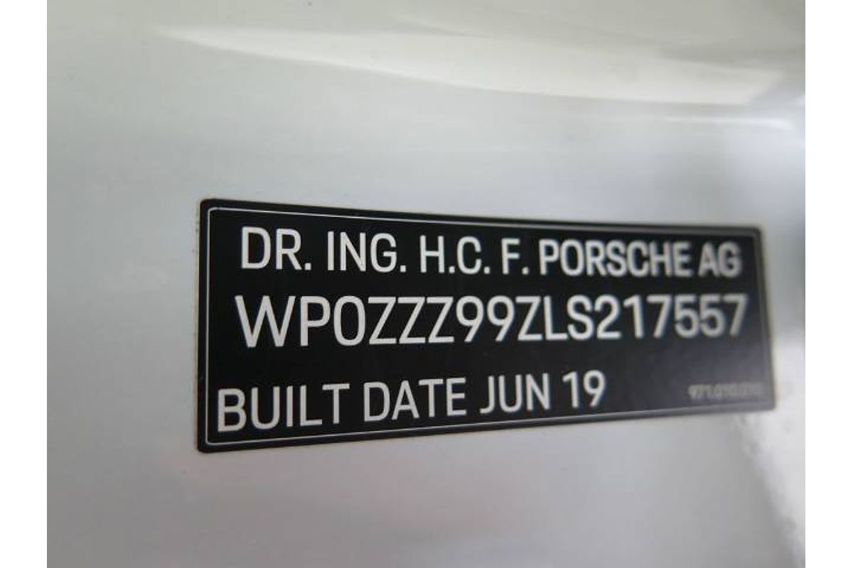2019 Porsche 911 CARRERA S 992