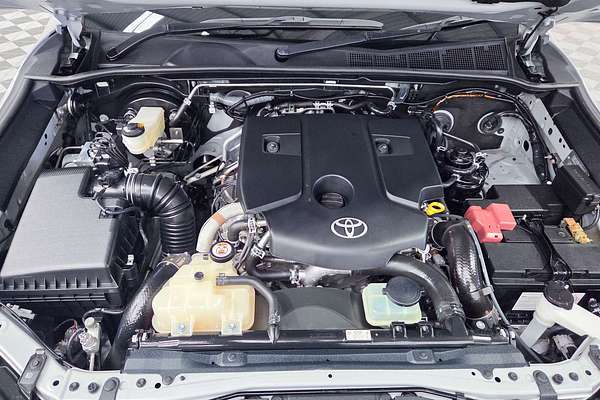 2020 Toyota Hilux SR5 GUN126R 4X4