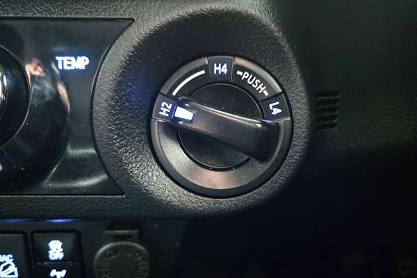 2020 Toyota Hilux SR5 GUN126R 4X4