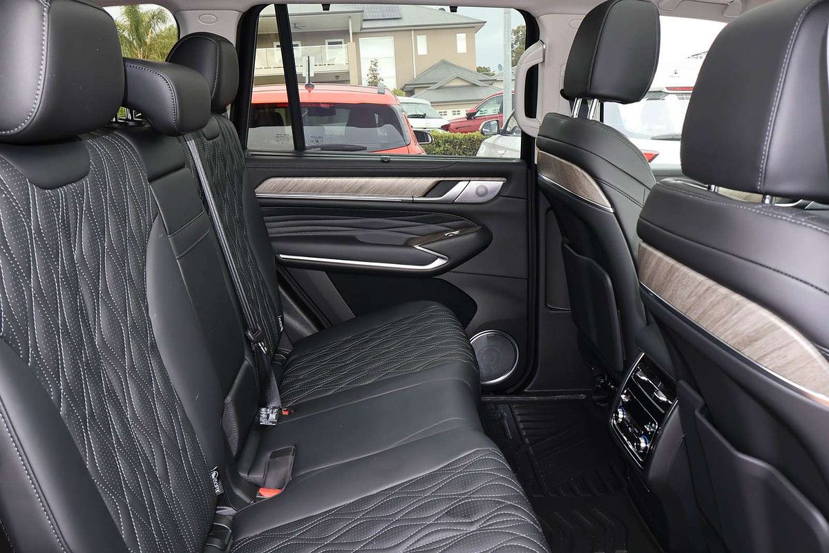 2024 GWM Tank 500 Ultra Hybrid P03