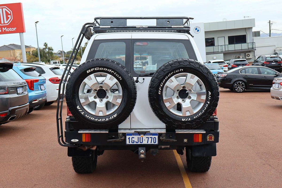 2012 Nissan Patrol ST GU 8