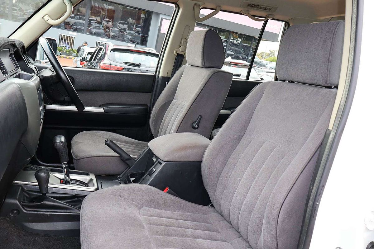2012 Nissan Patrol ST GU 8