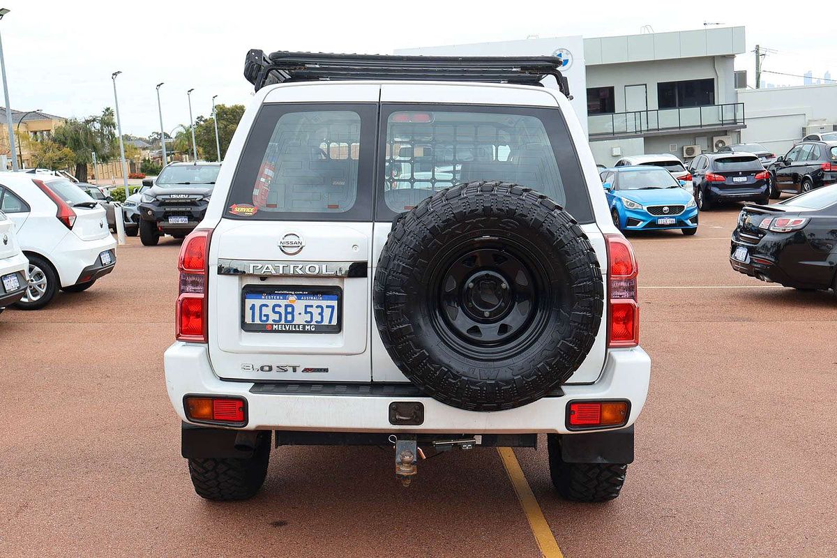2015 Nissan Patrol ST Y61