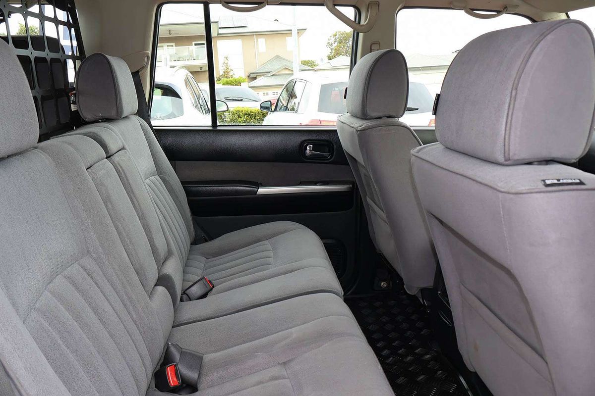 2015 Nissan Patrol ST Y61