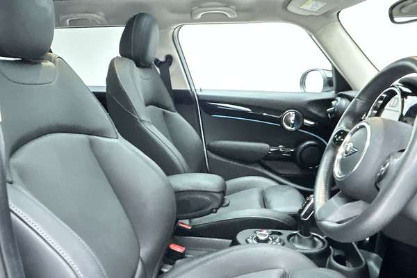 2023 MINI Hatch Cooper Classic F55 LCI-2