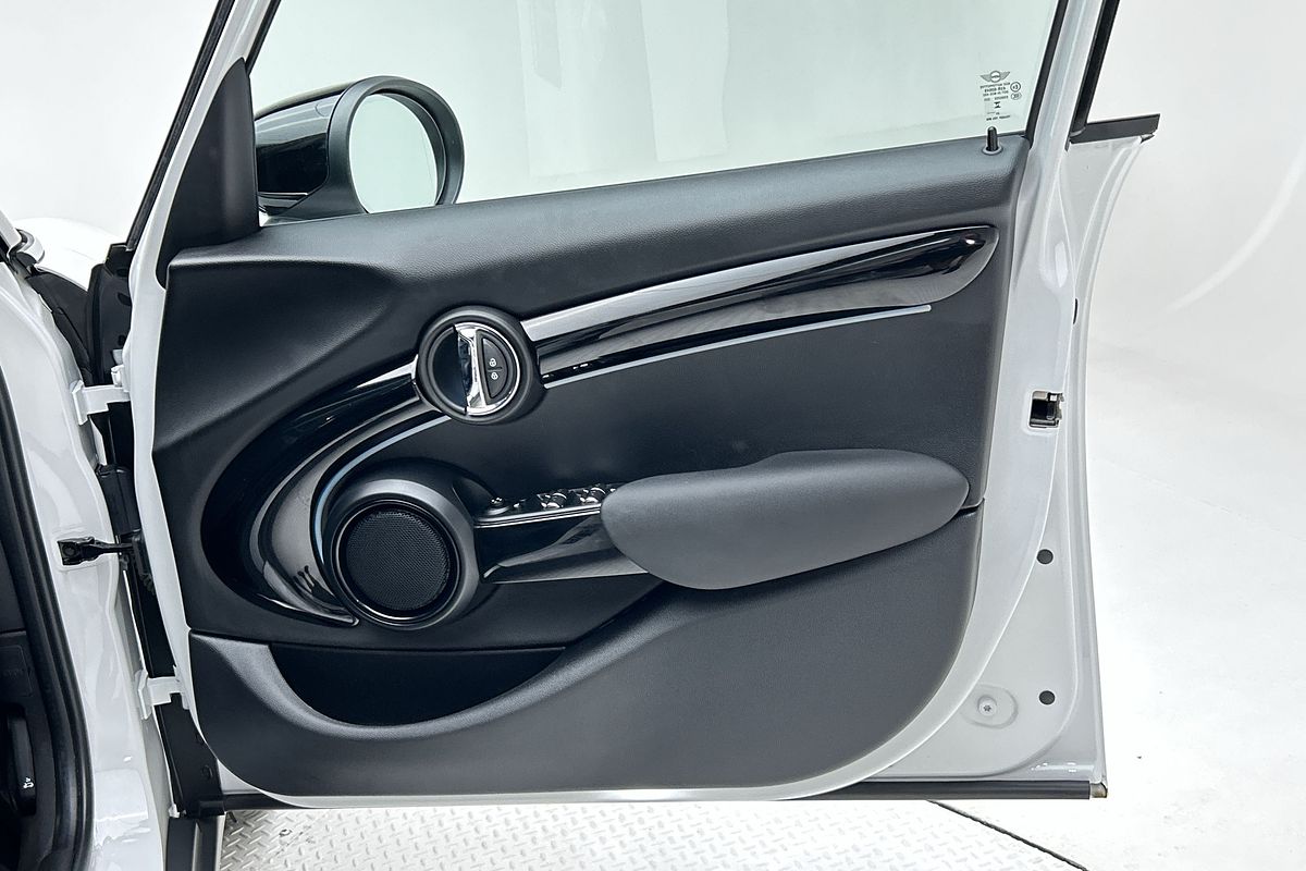 2023 MINI Hatch Cooper Classic F55 LCI-2