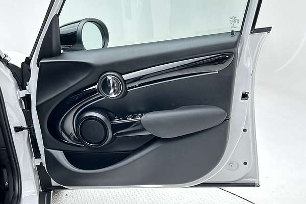 2023 MINI Hatch Cooper Classic F55 LCI-2