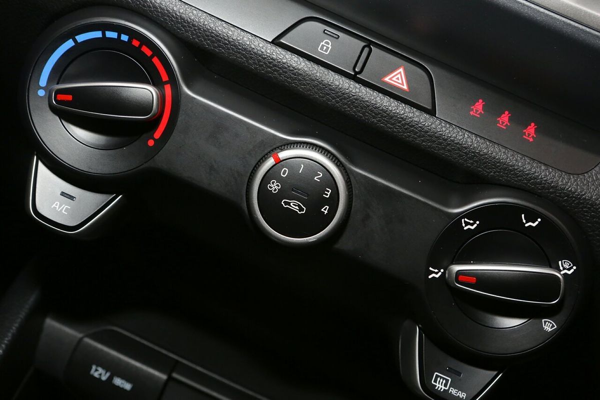 2024 Kia Stonic S YB