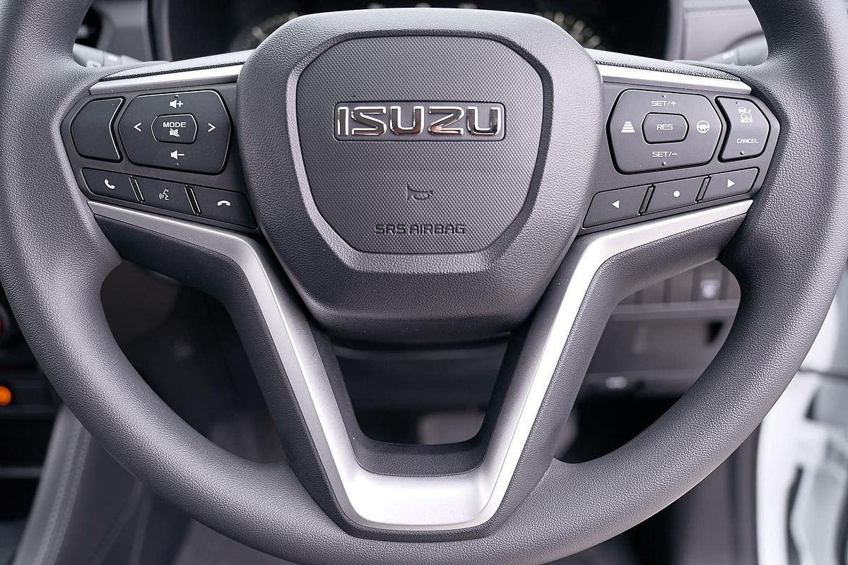 2025 Isuzu MU-X LS-M