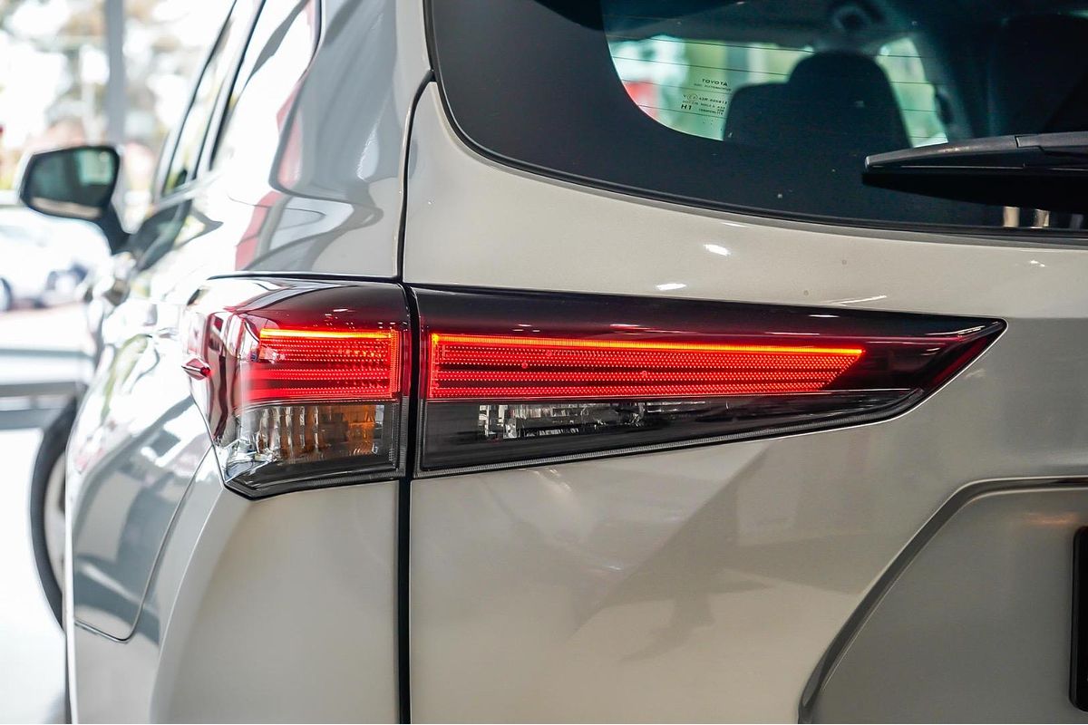 2024 Toyota KLUGER GX HYBRID AWD AXUH78R