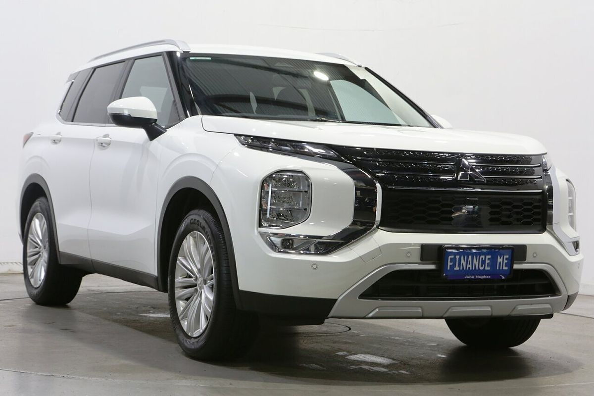2024 Mitsubishi Outlander LS ZM