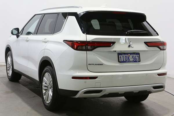 2024 Mitsubishi Outlander LS ZM
