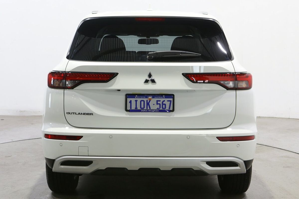 2024 Mitsubishi Outlander LS ZM