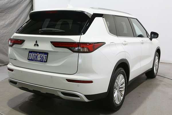 2024 Mitsubishi Outlander LS ZM
