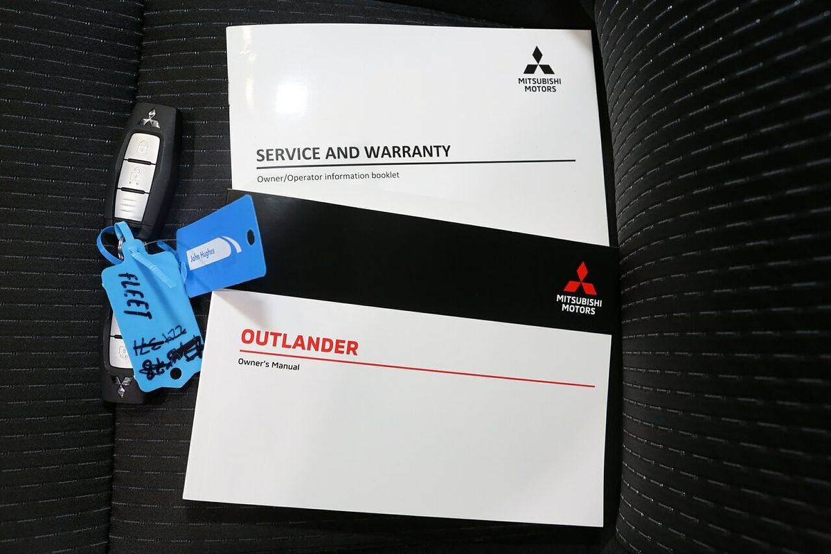2024 Mitsubishi Outlander LS ZM