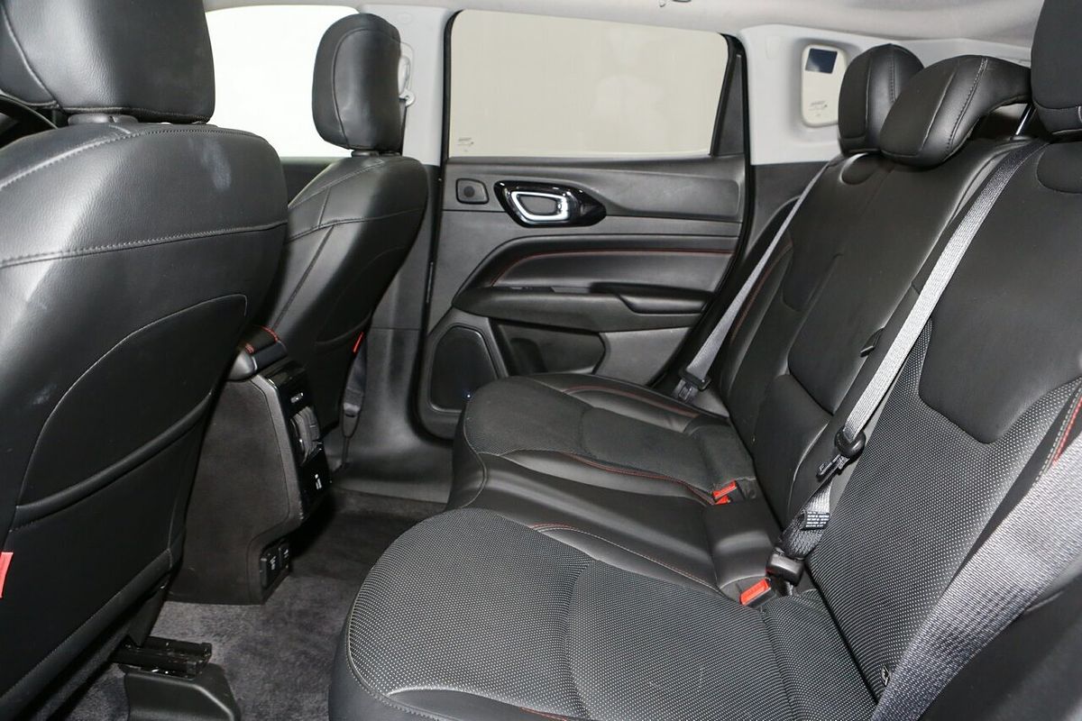 2022 Jeep Compass Trailhawk M6