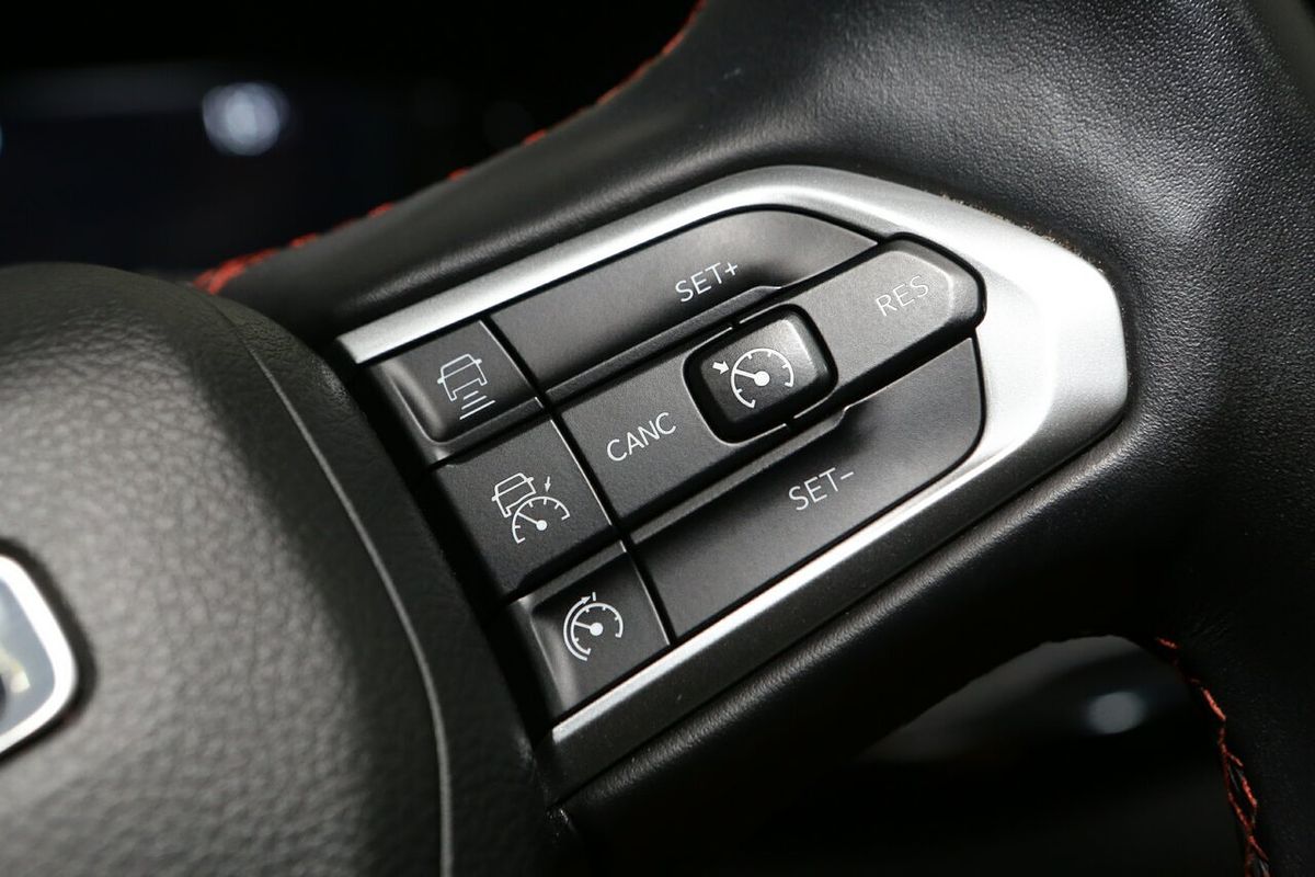 2022 Jeep Compass Trailhawk M6