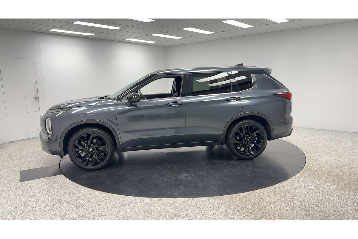 2024 Mitsubishi Outlander LS ZM