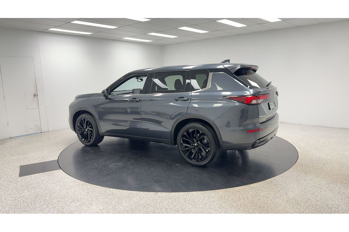 2024 Mitsubishi Outlander LS ZM