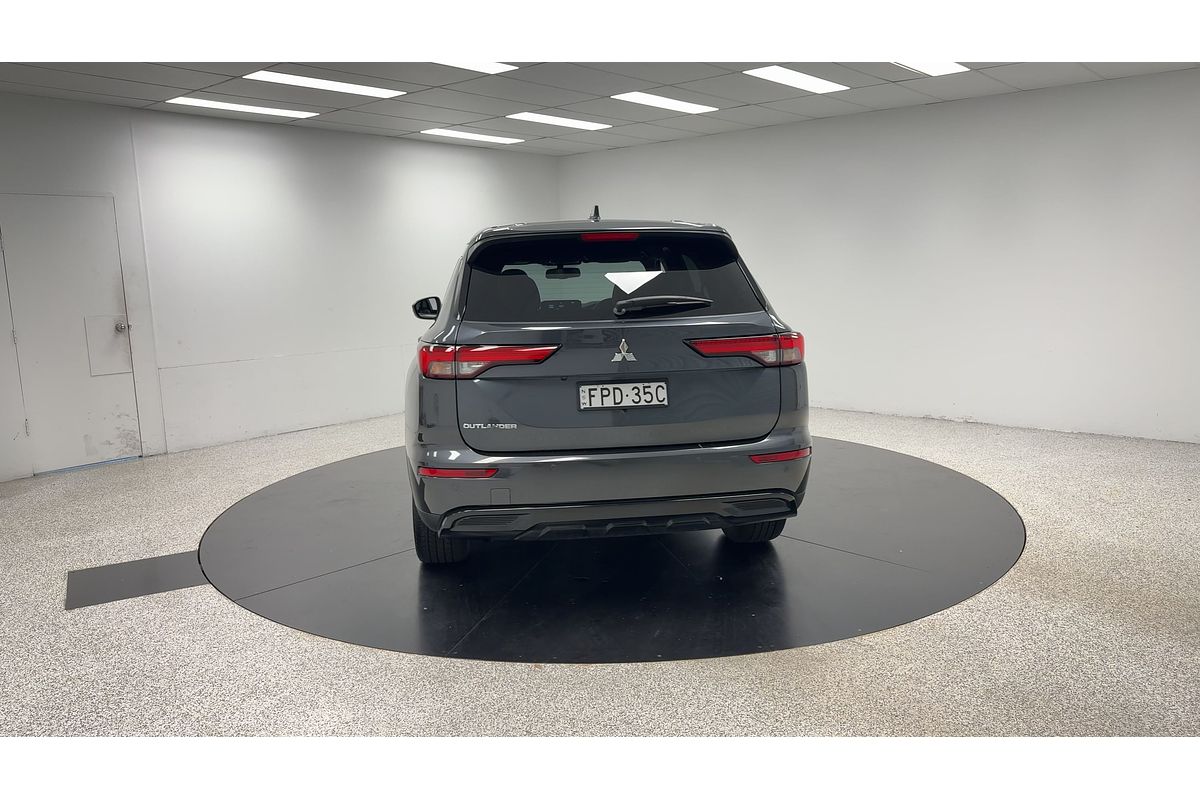 2024 Mitsubishi Outlander LS ZM