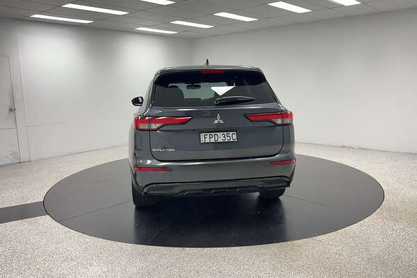 2024 Mitsubishi Outlander LS ZM