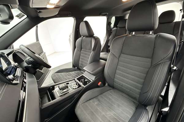 2024 Mitsubishi Outlander LS ZM