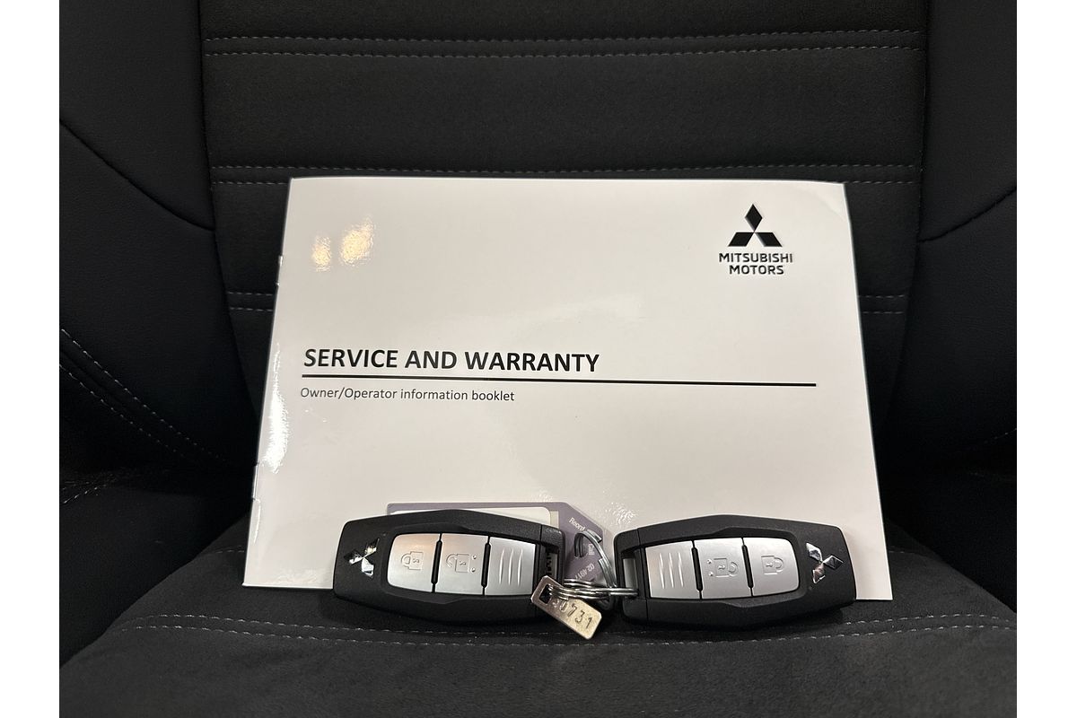 2024 Mitsubishi Outlander LS ZM