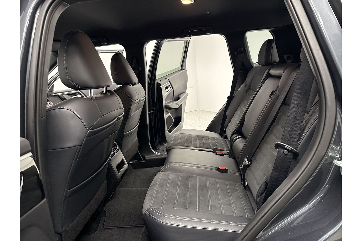 2024 Mitsubishi Outlander LS ZM