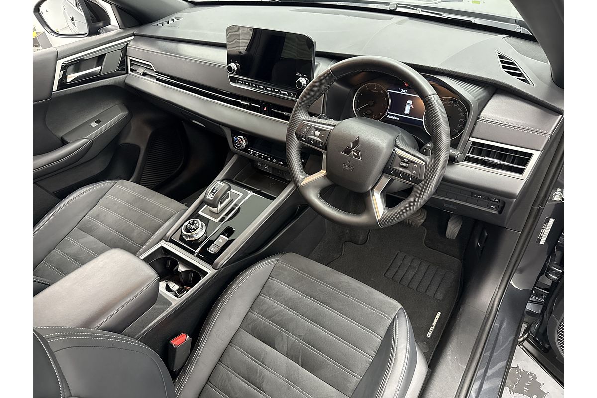 2024 Mitsubishi Outlander LS ZM