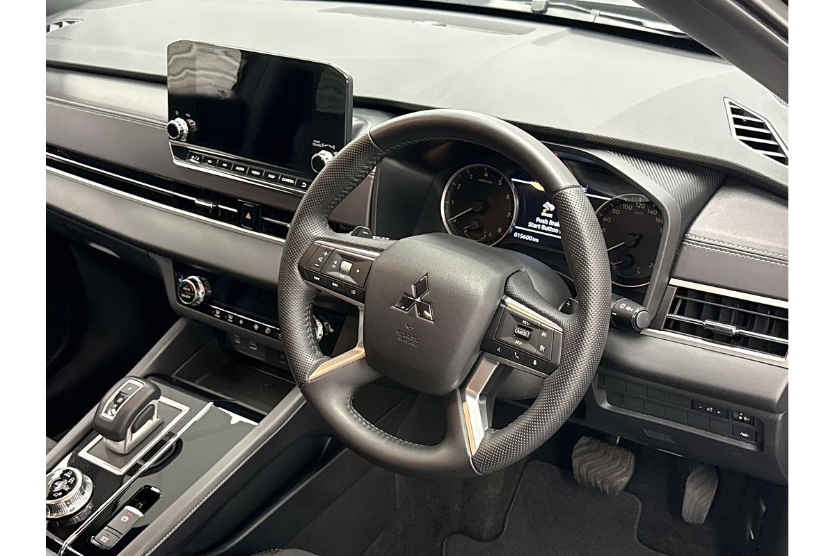 2024 Mitsubishi Outlander LS ZM