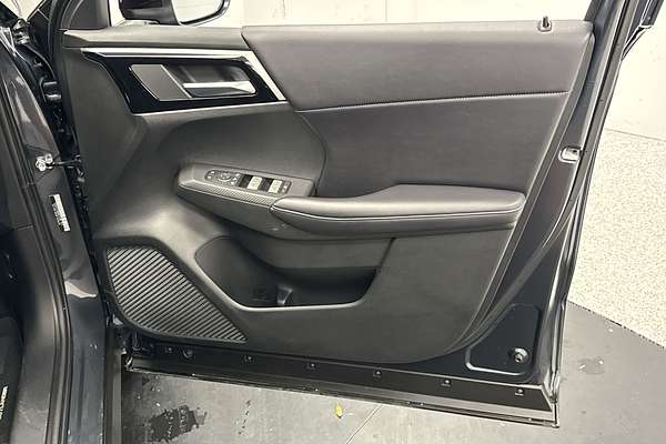 2024 Mitsubishi Outlander LS ZM